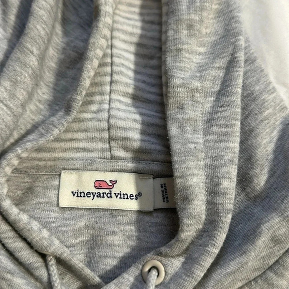 Vineyard Vines gray hooded pullover size large - Picture 4 of 5